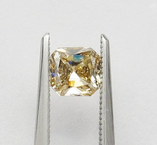 0.99 carat Radiant diamond  Yellow VS2