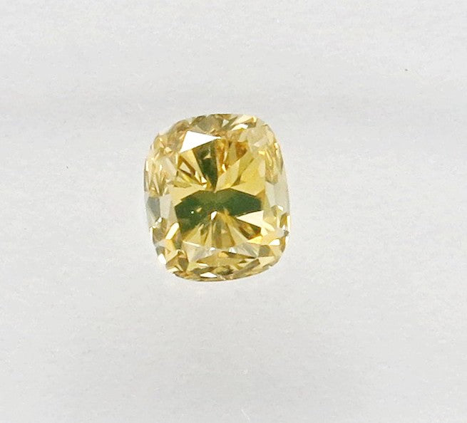 0.47 carat Cushion diamond  Yellow VVS2