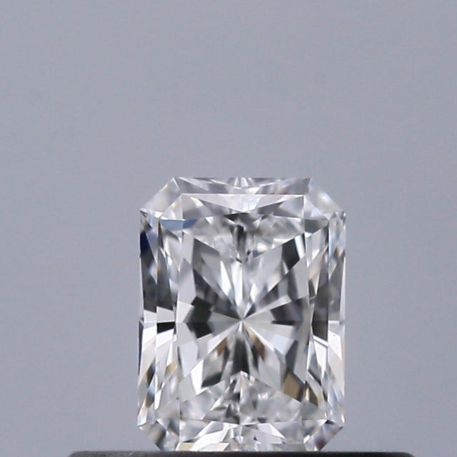 0.30 carat Radiant diamond D VVS1 