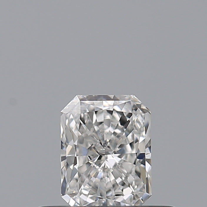 0.33 carat Radiant diamond E  VVS2