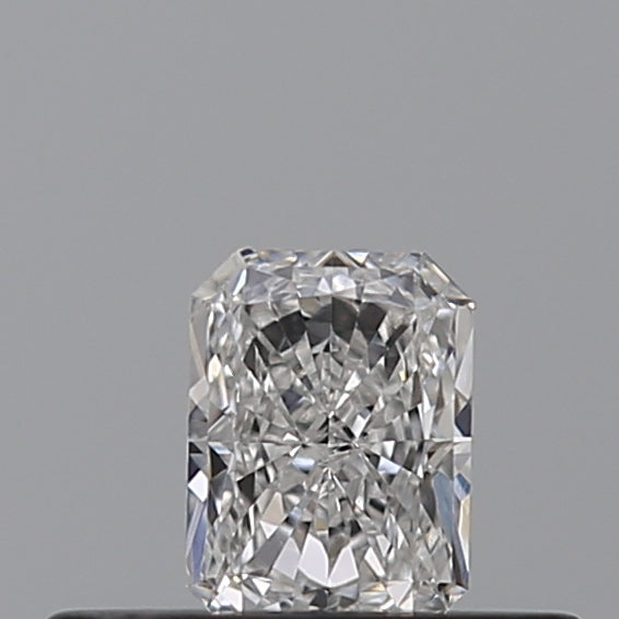 0.23 carat Radiant diamond E  VS2