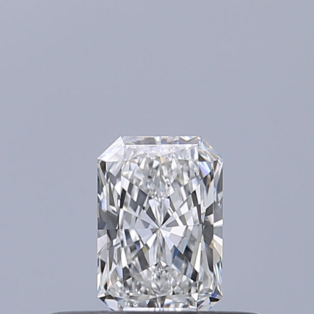 0.24 carat Radiant diamond E VVS1 