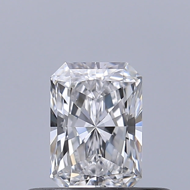 0.32 carat Radiant diamond D VVS1 