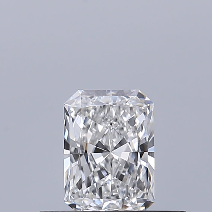 0.30 carat Radiant diamond E VVS2 
