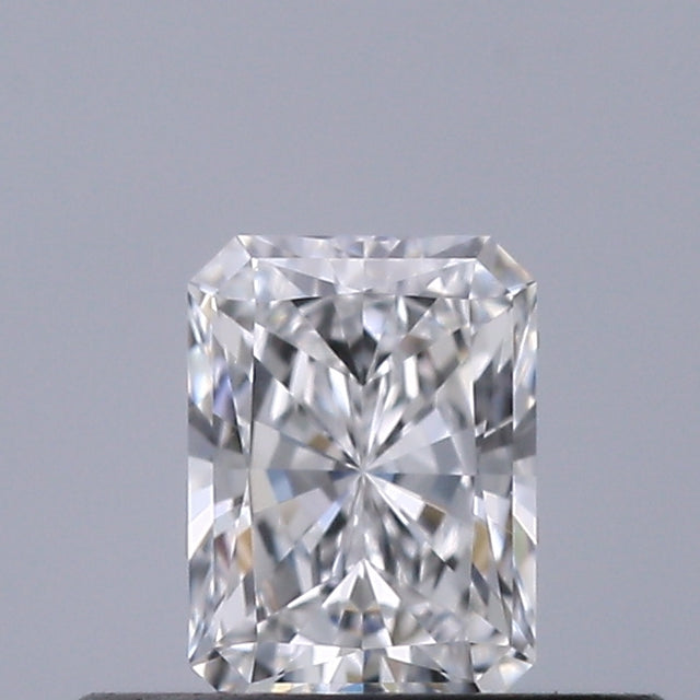 0.30 carat Radiant diamond D VVS2 