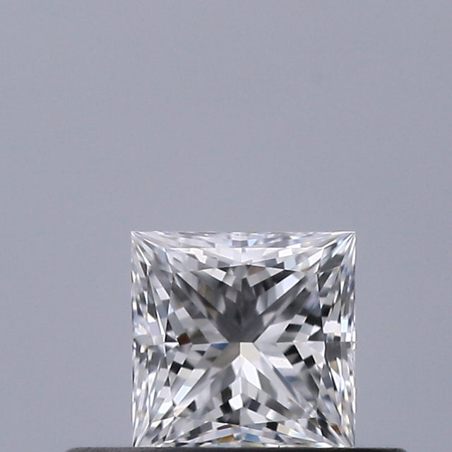 0.32 carat Princess diamond D VVS2 