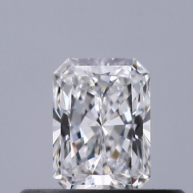0.32 carat Radiant diamond D VVS1 