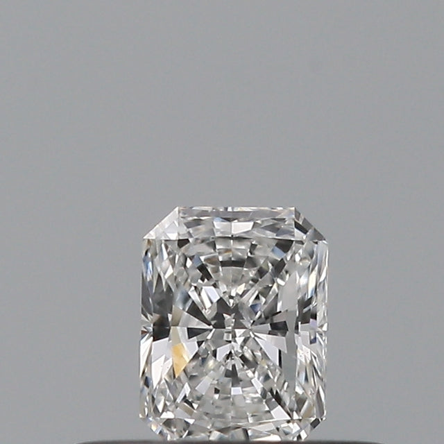 0.23 carat Radiant diamond E VS2 