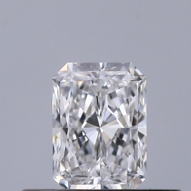 0.30 carat Radiant diamond D VVS1 