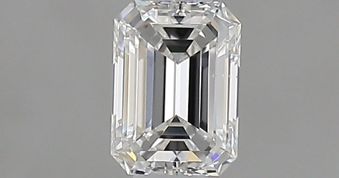 0.30 carat Emerald diamond E VS2 