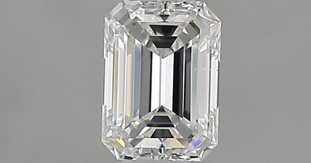 0.30 carat Emerald diamond E VS2 