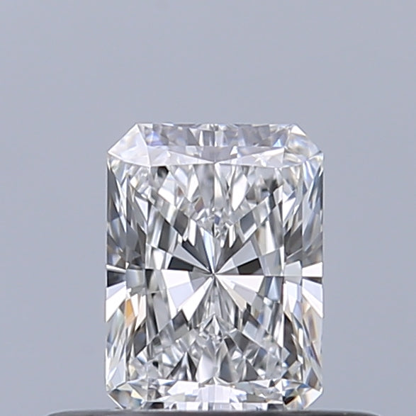 0.32 carat Radiant diamond D IF 