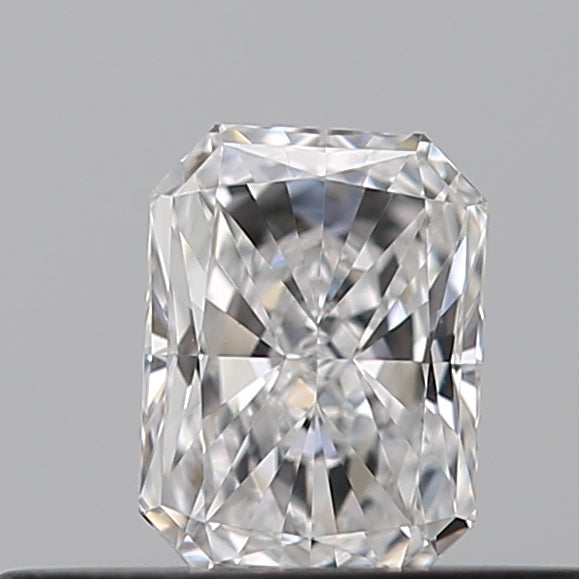 0.25 carat Radiant diamond D  VS1