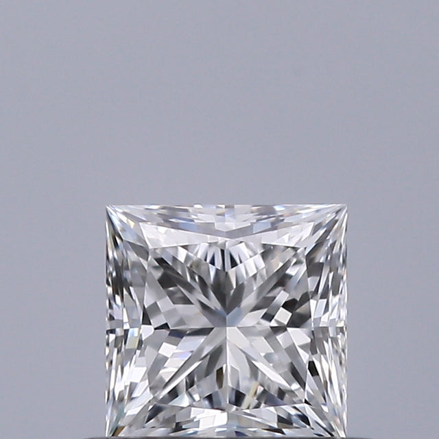 0.45 carat Princess diamond E VVS2 