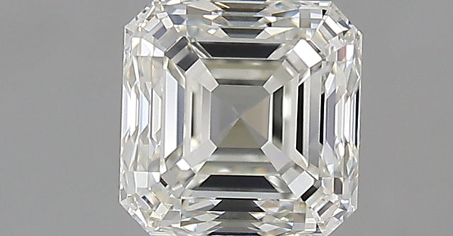 1.00 carat Emerald diamond J VVS2 