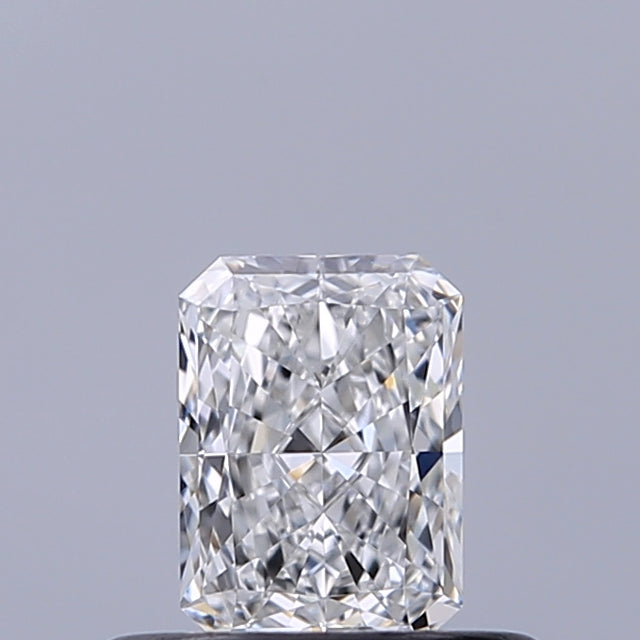 0.34 carat Radiant diamond E IF 