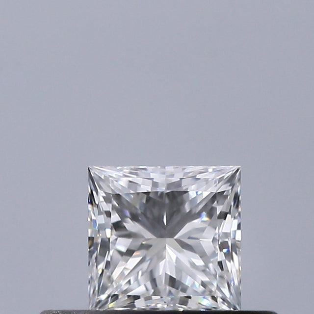 0.30 carat Princess diamond E VVS1 