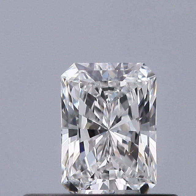 0.34 carat Radiant diamond E VVS1 