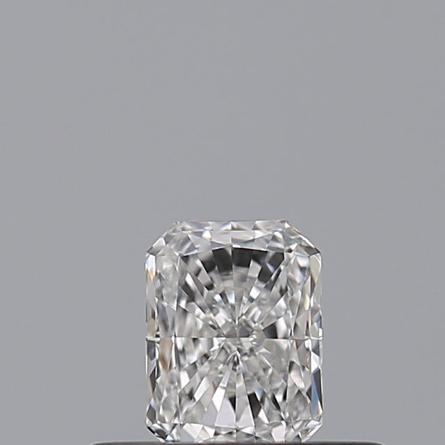 0.23 carat Radiant diamond E VS2 