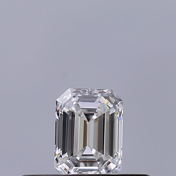 0.23 carat Emerald diamond E VS2 