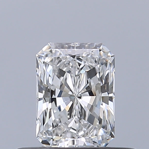 0.32 carat Radiant diamond D VVS1 