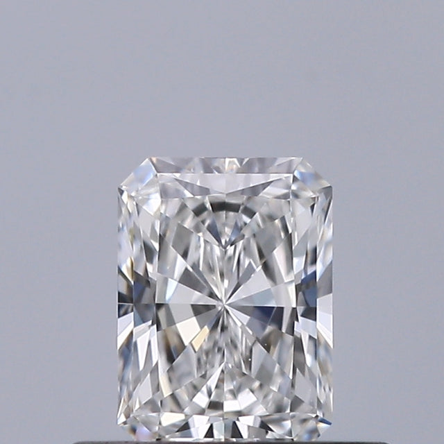 0.39 carat Radiant diamond E VVS1 