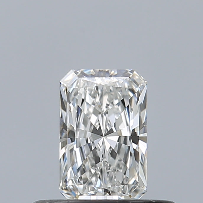 0.33 carat Radiant diamond E VVS2 