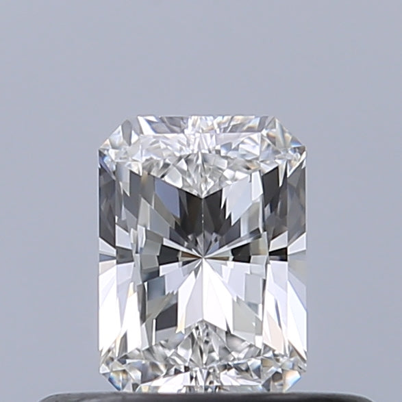 0.32 carat Radiant diamond D VVS1 