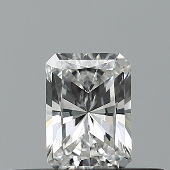 0.27 carat Radiant diamond D VS2 