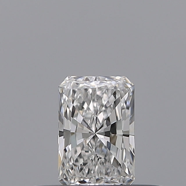 0.23 carat Radiant diamond D VVS2 