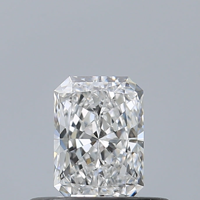 0.33 carat Radiant diamond D VVS2 