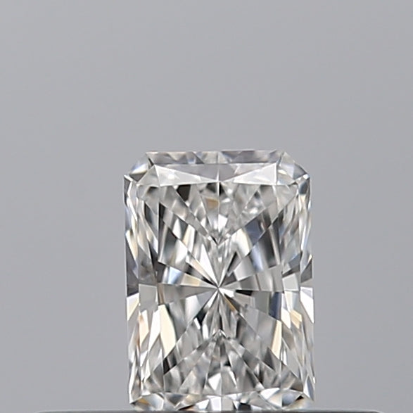 0.25 carat Radiant diamond E VVS2 