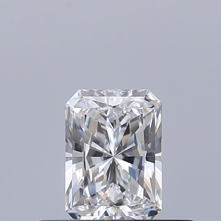 0.34 carat Radiant diamond E VS2 