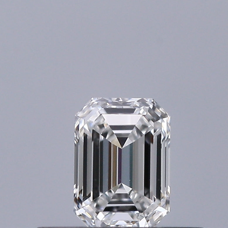 0.30 carat Emerald diamond E VS2 