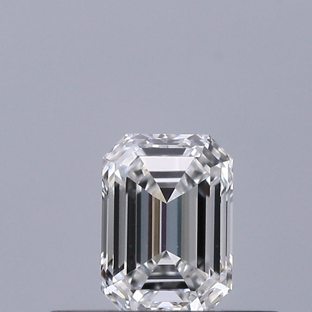 0.30 carat Emerald diamond E VS2 