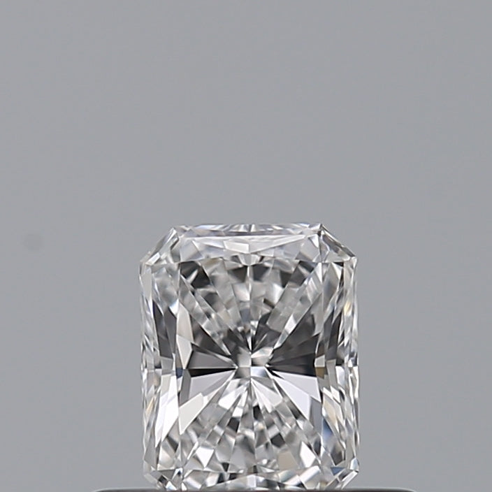 0.32 carat Radiant diamond D  VVS2