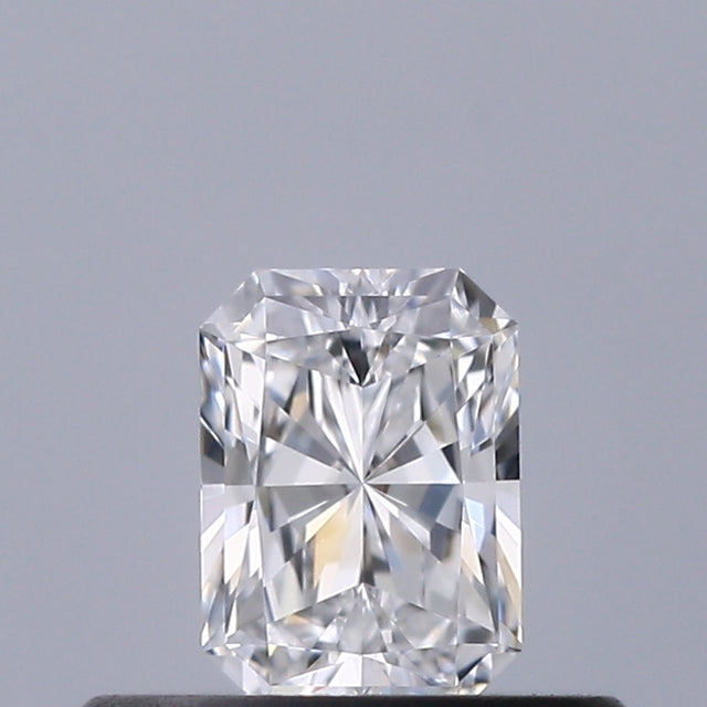 0.31 carat Radiant diamond D IF 