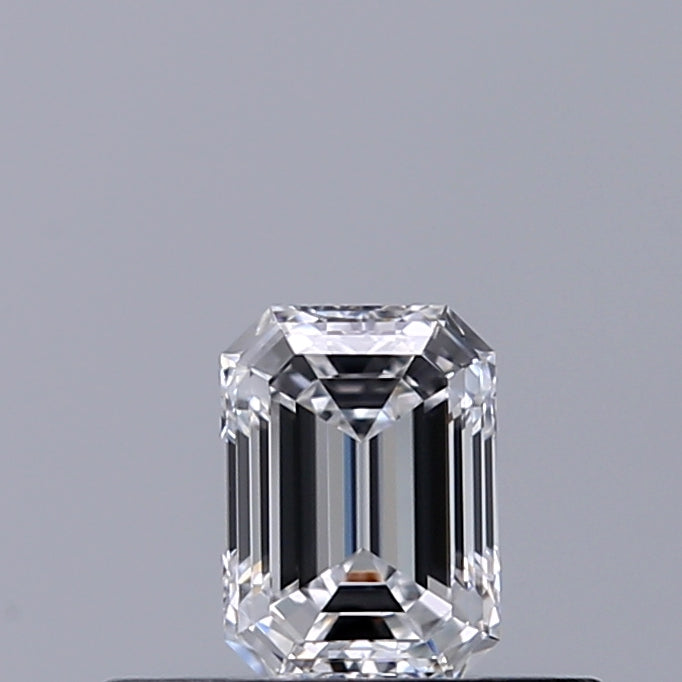 0.30 carat Emerald diamond D VS1 