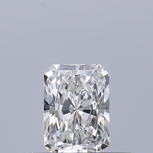 0.33 carat Radiant diamond E IF 