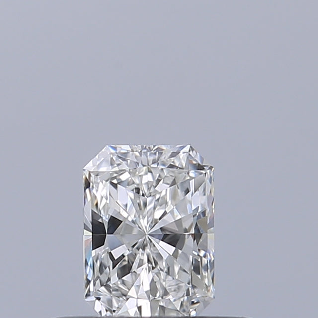 0.29 carat Radiant diamond E IF 