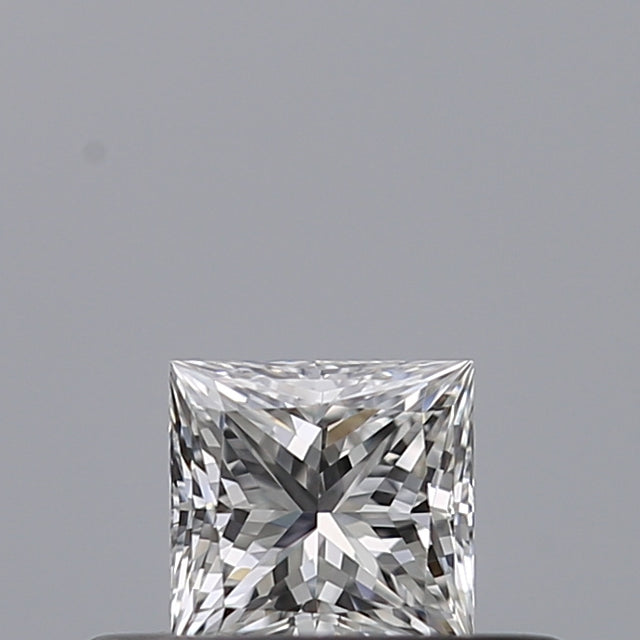 0.23 carat Princess diamond E VVS2 