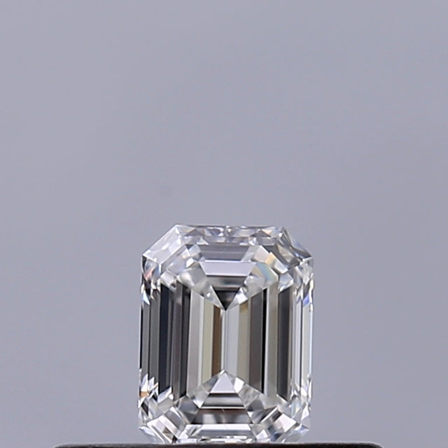 0.23 carat Emerald diamond E VS2 